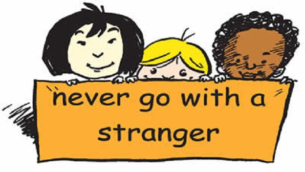 Đừng dạy trẻ không được nói chuyện với người lạ! 